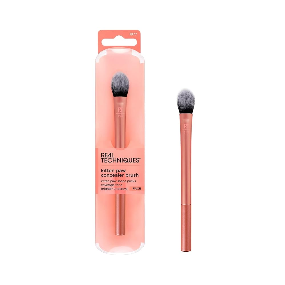 Real Techniques Kitten Paw Concealer Brush | Makeup Accessories Real Techniques Kitten Paw Concealer Brush | Makeup Accessories