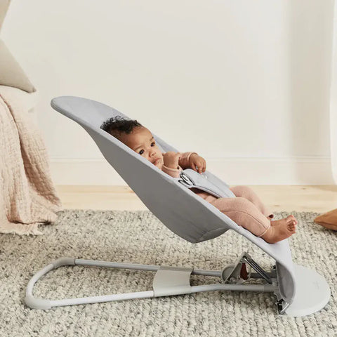 Babybjorn Bouncer Bliss Woven, Petal Quilt (Light Grey)